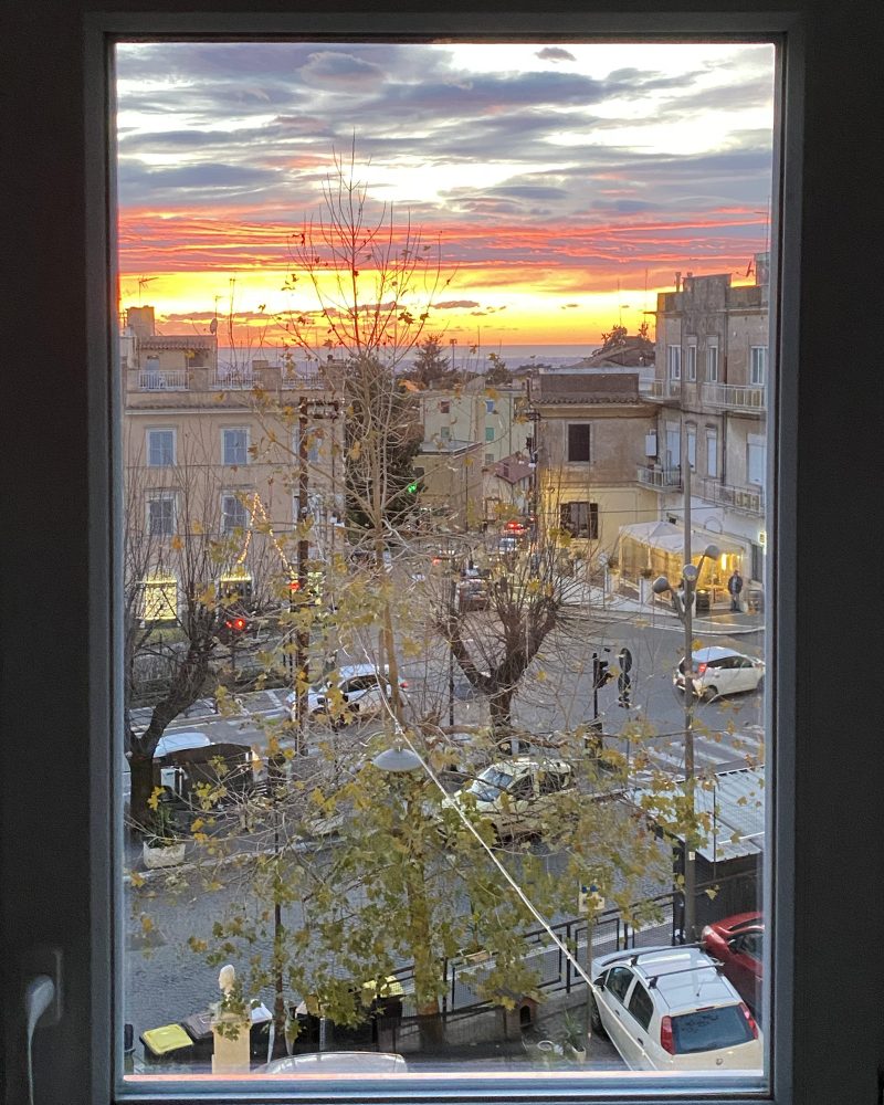 Tramonto da finestra